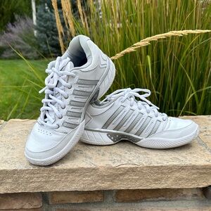 Sleek K•Swiss White Athletic Shoes for Women 7